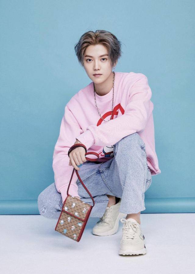 微博之夜倒计时!李易峰遗憾未进前十【ky集团首页】(图5)
微博之夜倒计时!李易峰遗憾未进前十【ky集团首页】(图5)