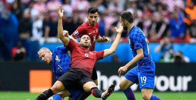 ky集团首页|
土耳其VS克罗地亚 土耳其状态稳定绝非弱旅 克罗地亚不宜追捧(图3)