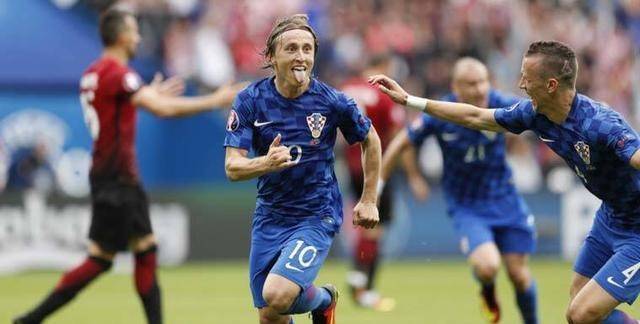 ky集团首页|
土耳其VS克罗地亚 土耳其状态稳定绝非弱旅 克罗地亚不宜追捧(图6)