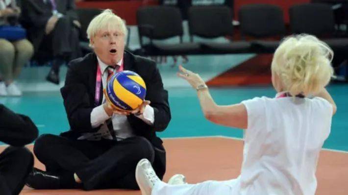 读品:球迷进场丨头球丨多特蒙德|ky集团首页(图2)
读品:球迷进场丨头球丨多特蒙德|ky集团首页(图2)